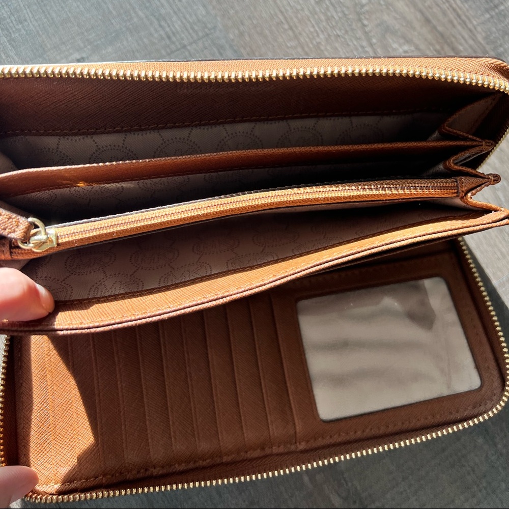 Michael Kors Wristlet - Picture 2 of 4